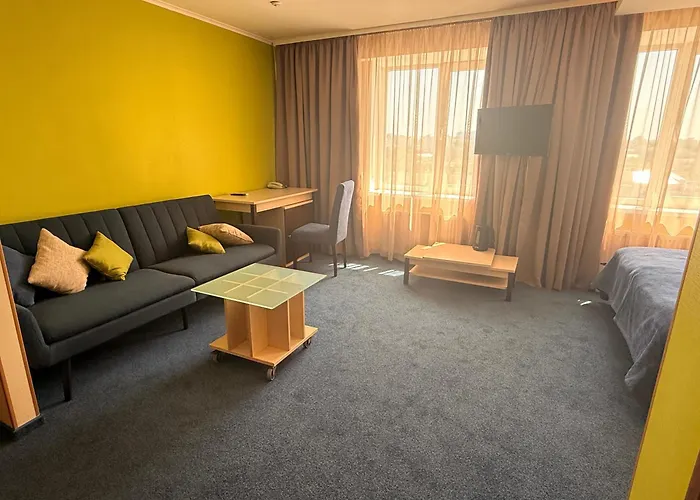 7 Days Hotel Kamyanets-Podilskyi